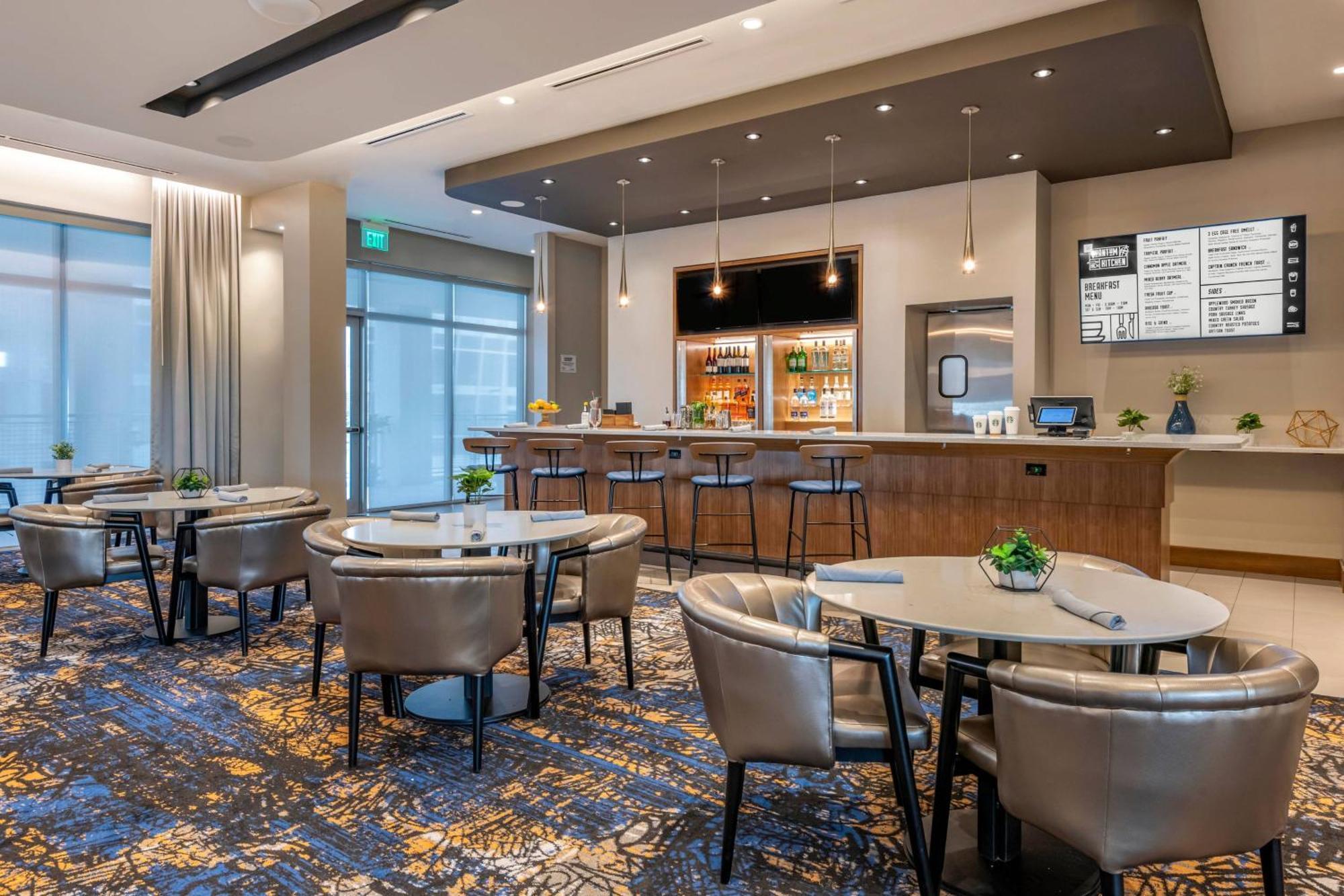 Courtyard By Marriott Fort Lauderdale Downtown Exterior photo