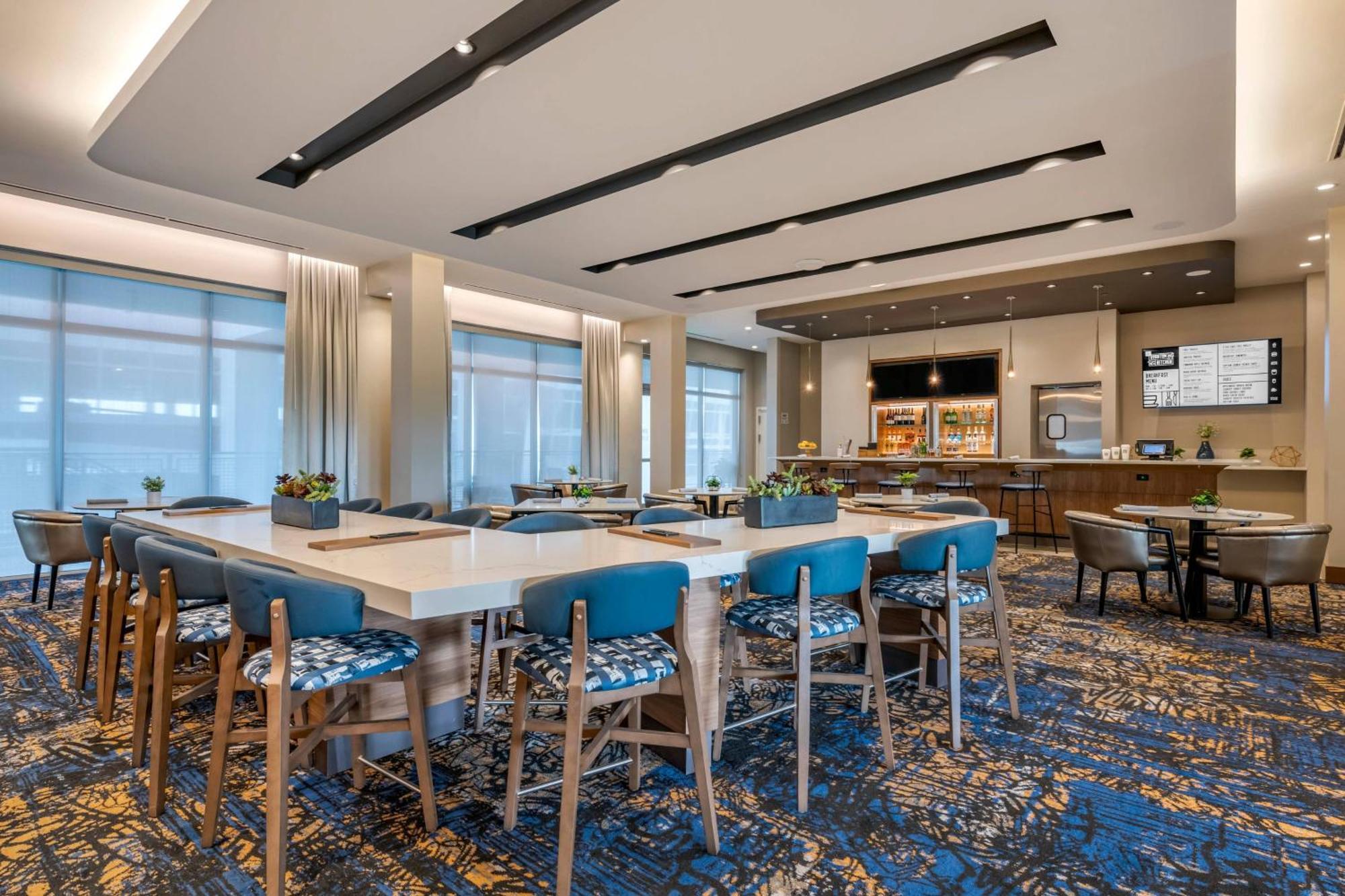 Courtyard By Marriott Fort Lauderdale Downtown Exterior photo