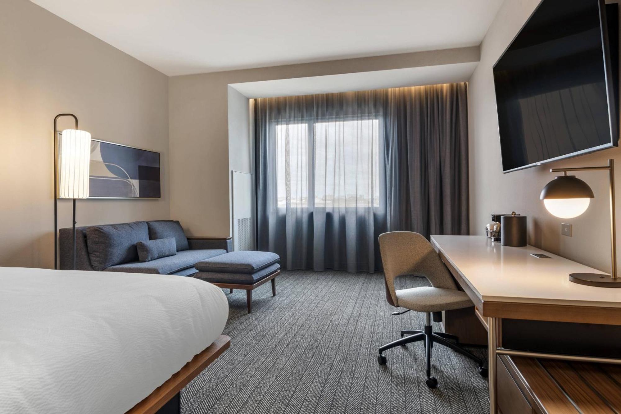 Courtyard By Marriott Fort Lauderdale Downtown Exterior photo