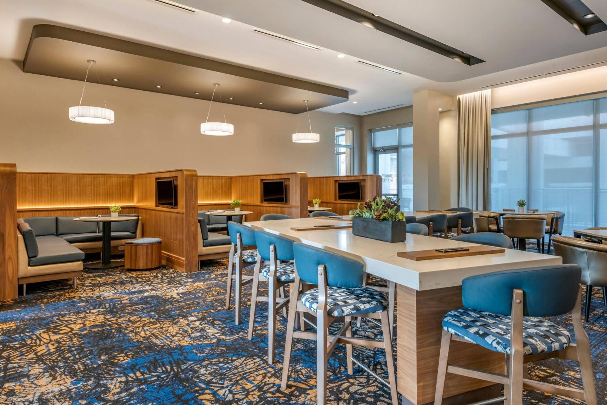 Courtyard By Marriott Fort Lauderdale Downtown Exterior photo