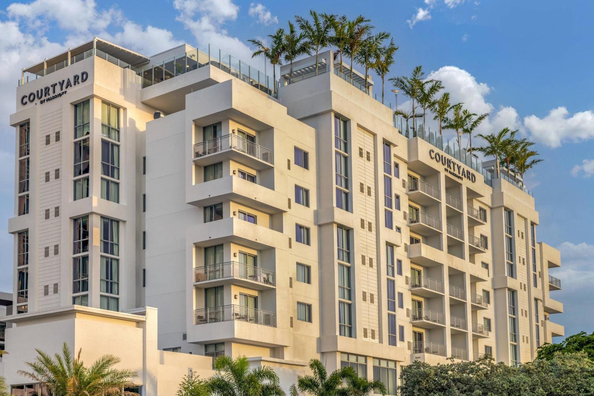 Courtyard By Marriott Fort Lauderdale Downtown Exterior photo